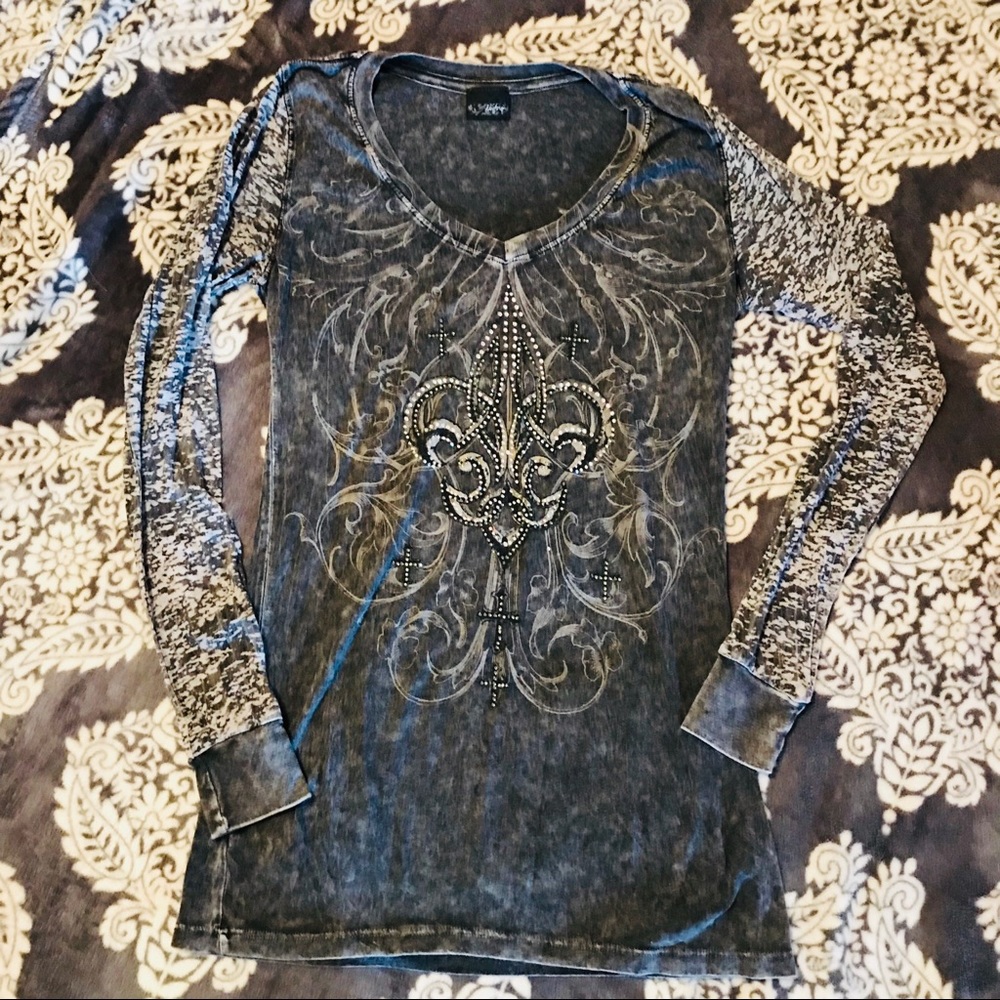 Daytrip rhinestone 💎 long sleeve Burnout top 🦋